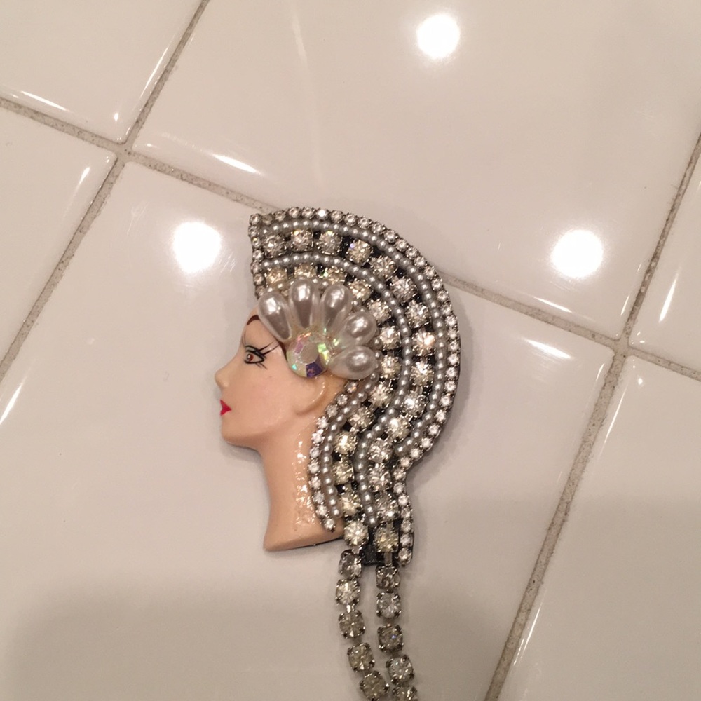 Painted rhinestone woman’s brooch